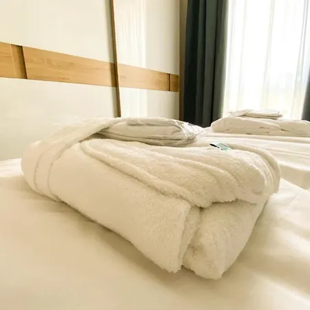 110 Lux Furnished Flat *